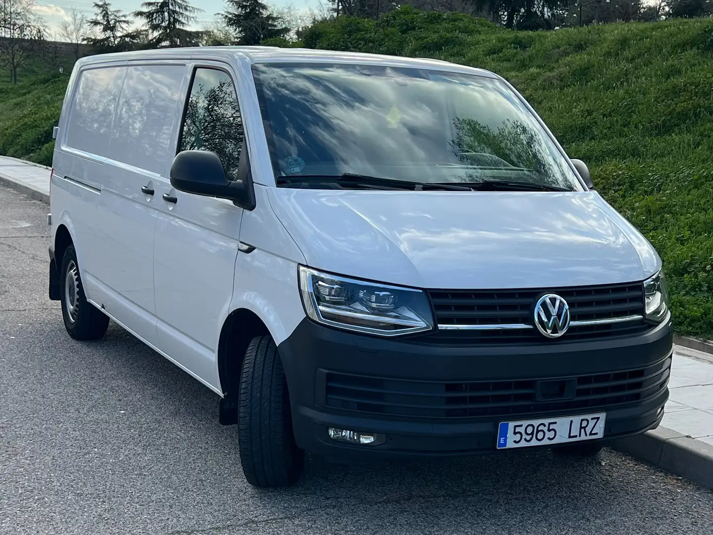 Volkswagen T6 Transporter VW TRANSPORTER L2 H1 DSG 150CV Blanco - 2