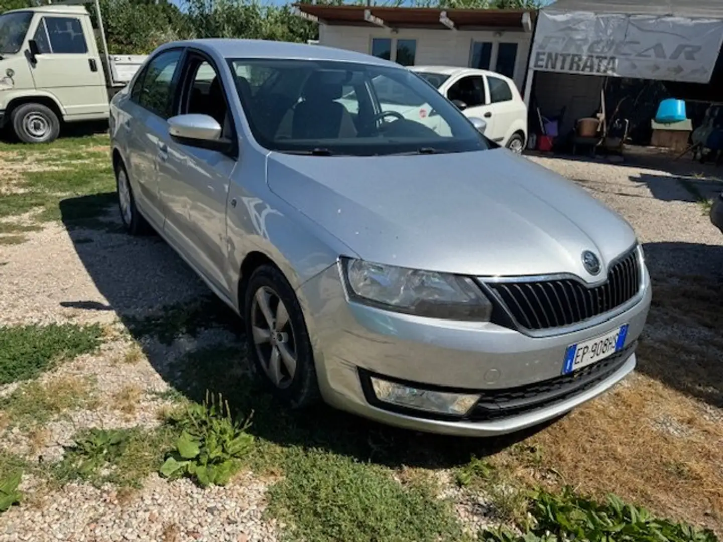 Skoda Rapid/Spaceback Rapid Berlina Rapid 1.6 tdi cr Active 105cv Argento - 2