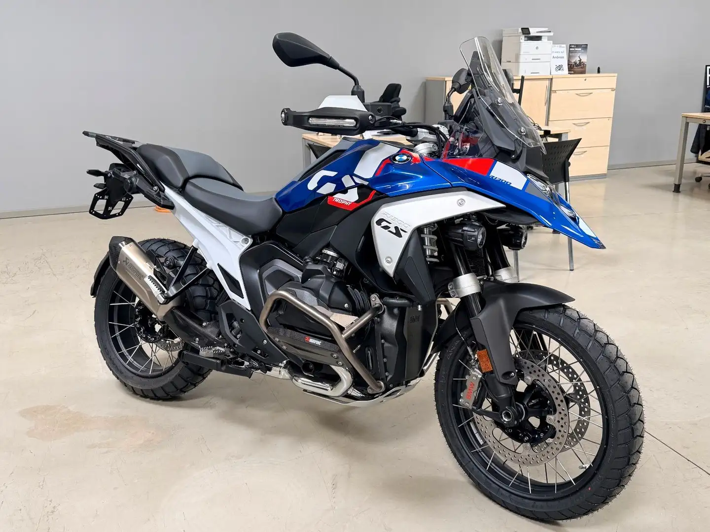 BMW R 1300 GS Style Trophy mit Akra Titan Package Azul - 1