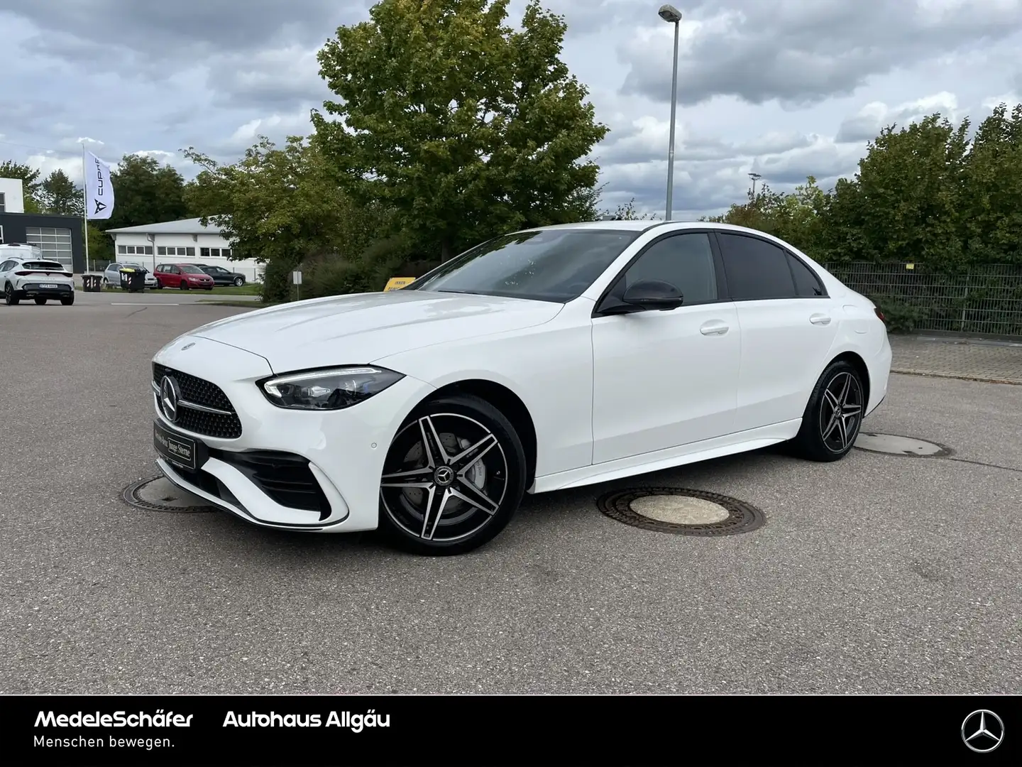 Mercedes-Benz C 300 C 300 e 4MATIC AMG Night D-Light Dist Memory Kam Weiß - 2