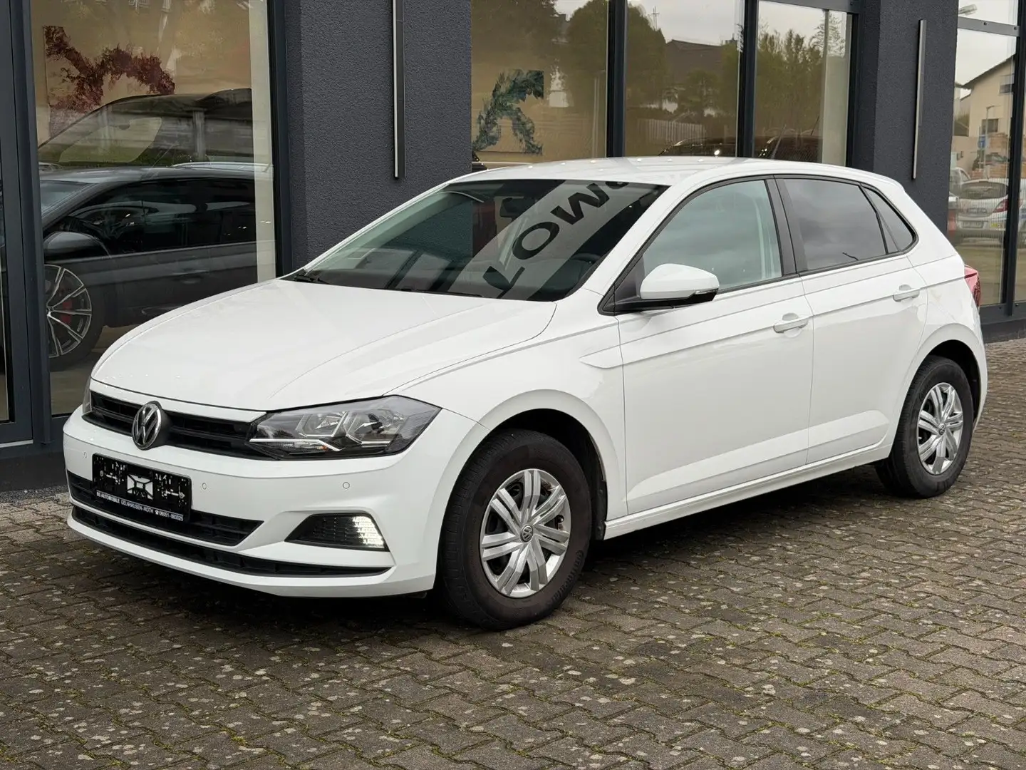 Volkswagen Polo VI Trendline / 1. HAND Weiß - 1