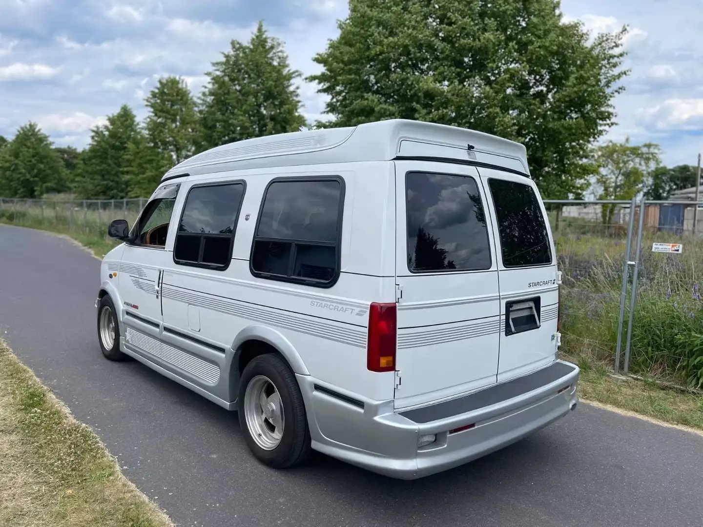 Chevrolet Astro Astro Van 4WD 4,3 STARCRAFT/AUTOMATIK/ORG.102.000KM/E-BETT Weiß - 2