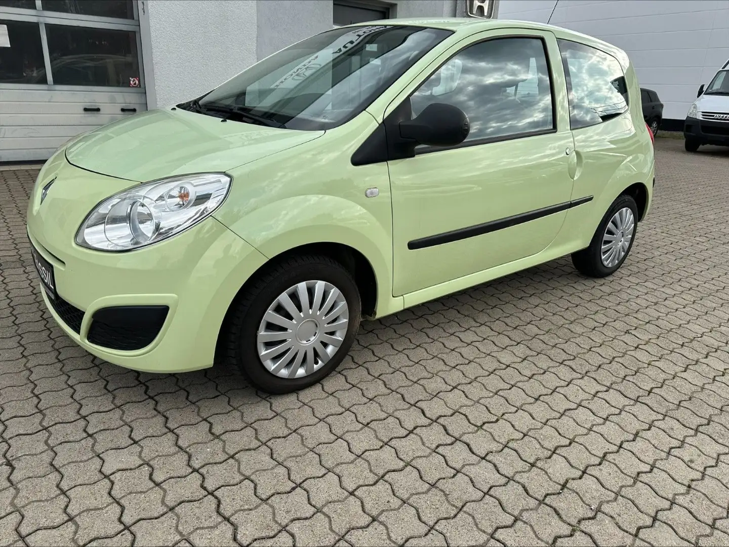 Renault Twingo Expression Grün - 1