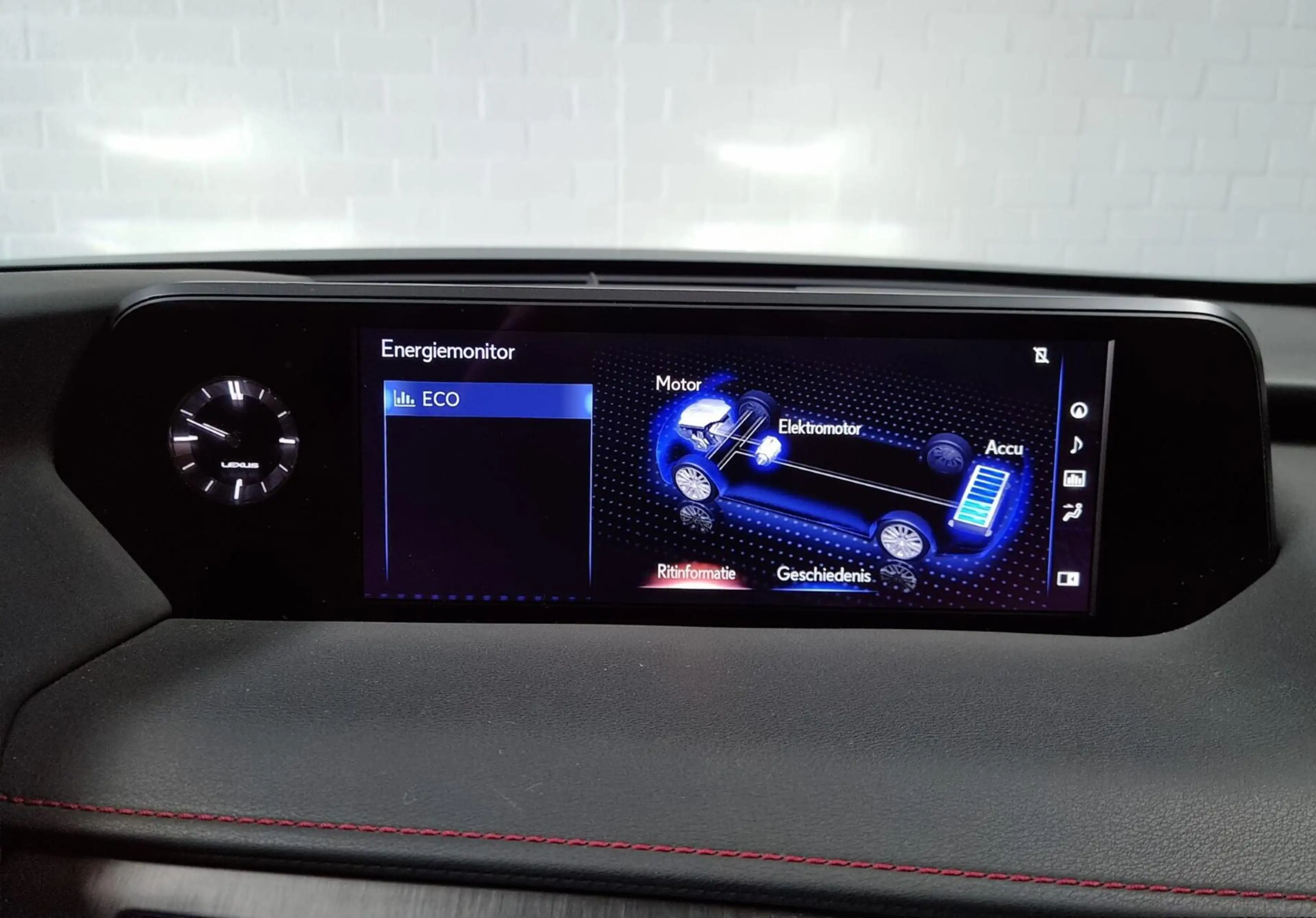Lexus UX 250h F-Sport / PDC / Schuifdak / Trekhaak — photo 30