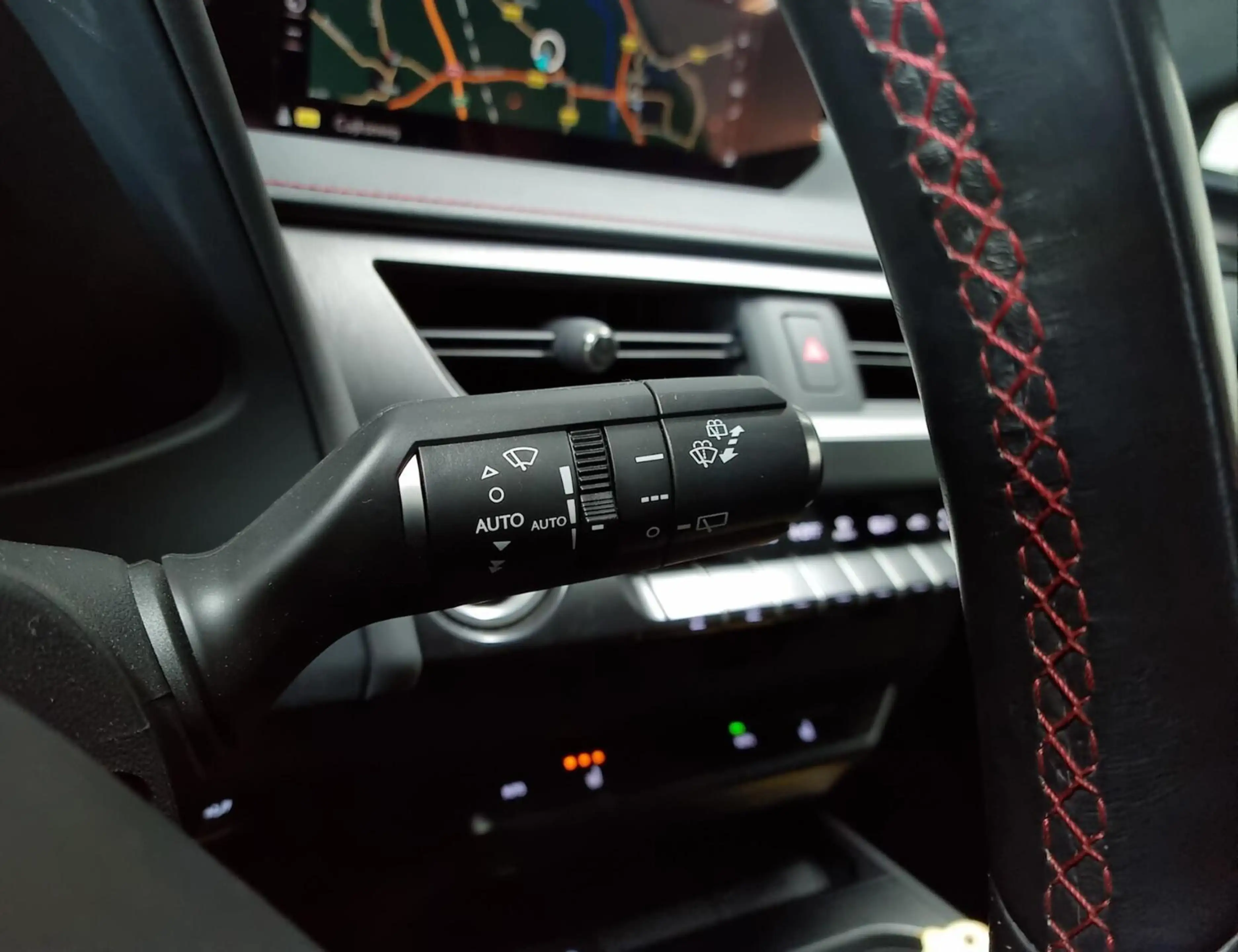 Lexus UX 250h F-Sport / PDC / Schuifdak / Trekhaak — photo 24