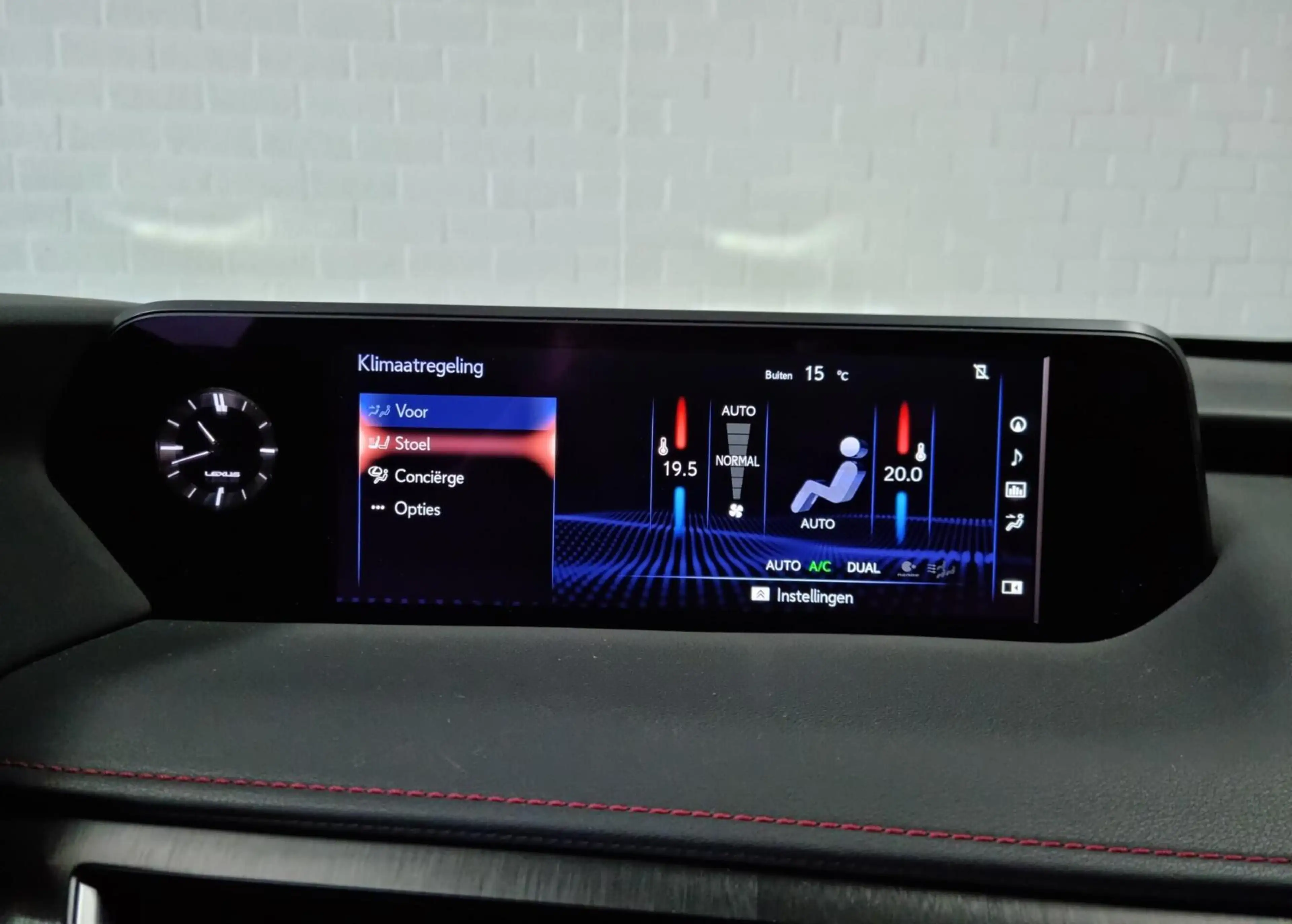Lexus UX 250h F-Sport / PDC / Schuifdak / Trekhaak — photo 39