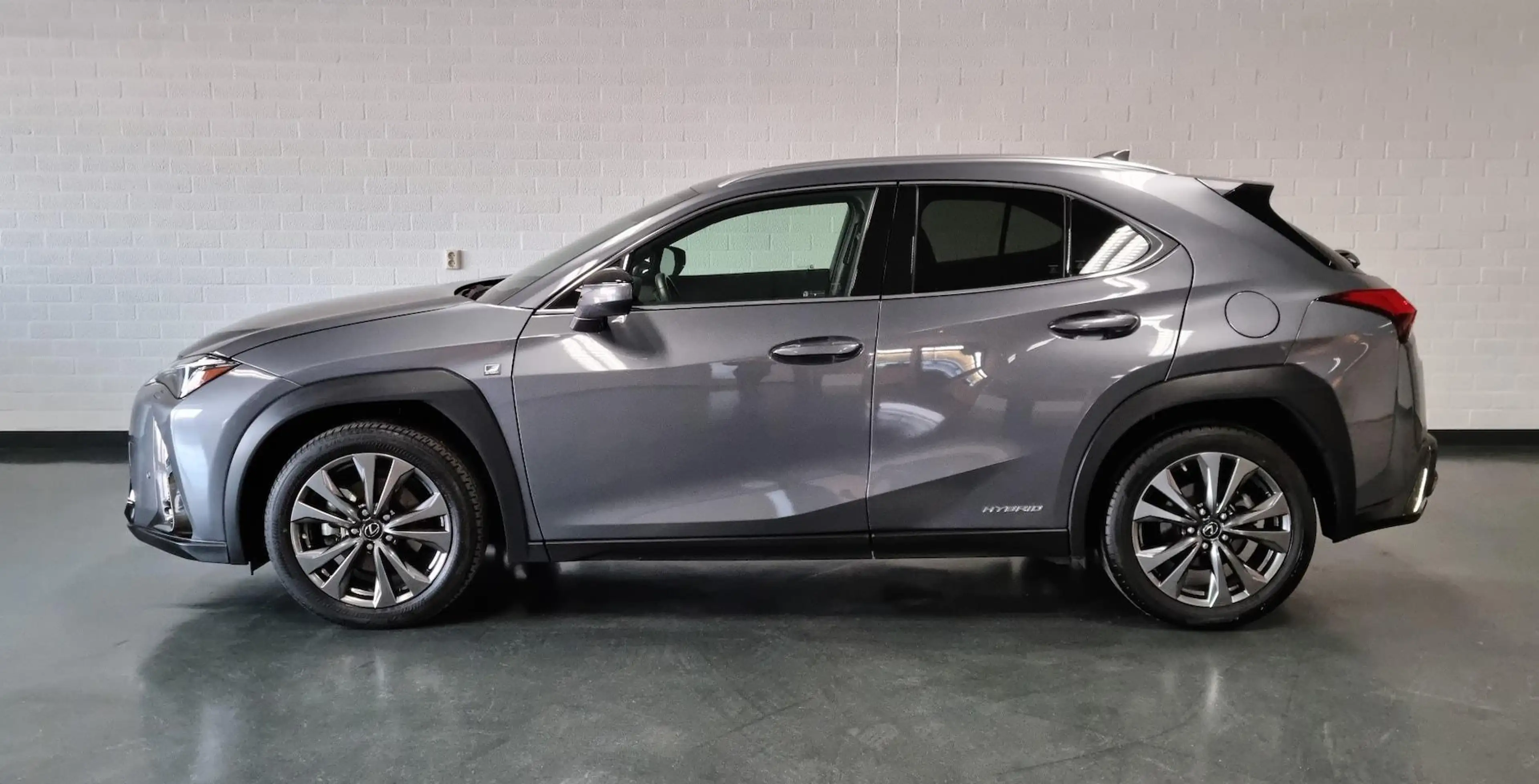Lexus UX 250h F-Sport / PDC / Schuifdak / Trekhaak — photo 4