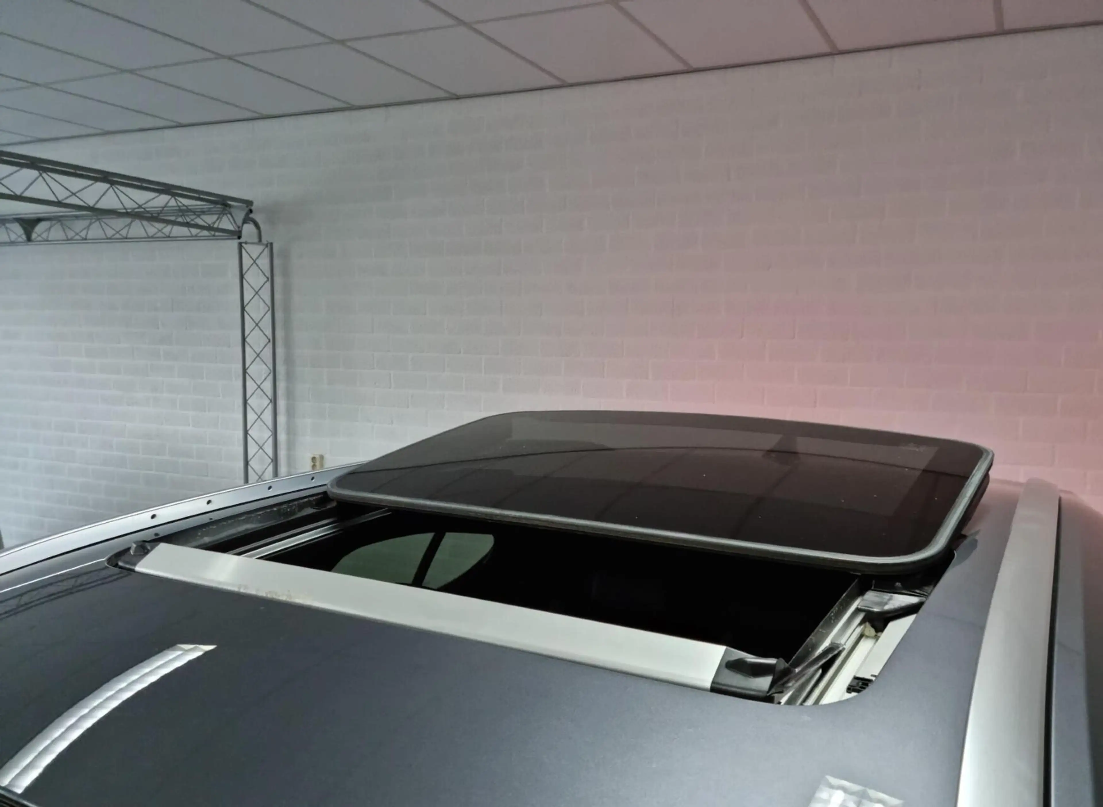 Lexus UX 250h F-Sport / PDC / Schuifdak / Trekhaak — photo 9