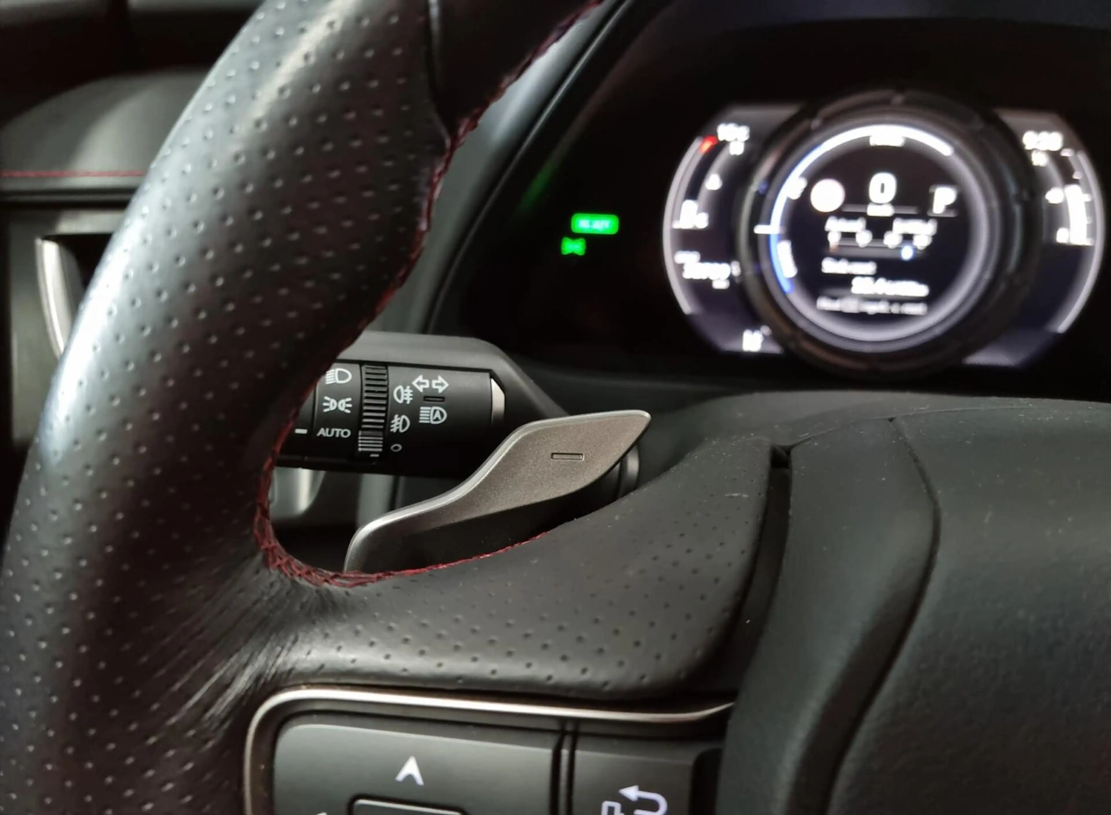 Lexus UX 250h F-Sport / PDC / Schuifdak / Trekhaak — photo 20