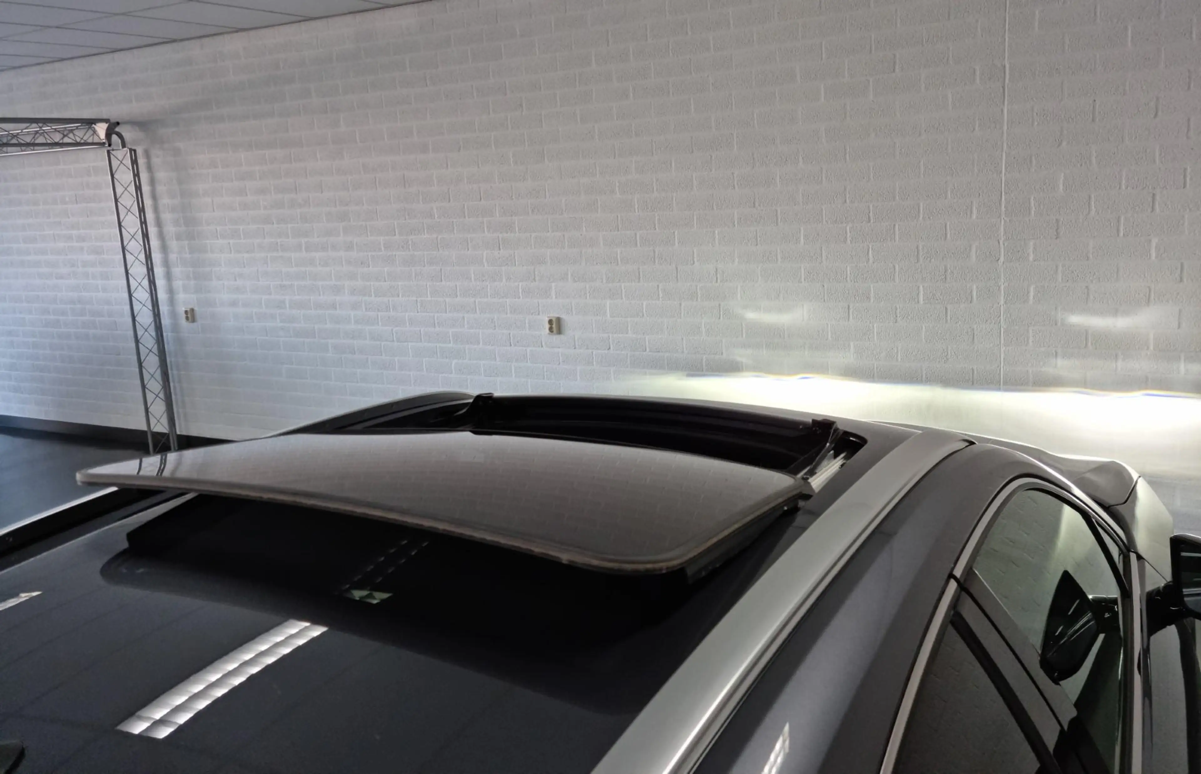 Lexus UX 250h F-Sport / PDC / Schuifdak / Trekhaak — photo 46