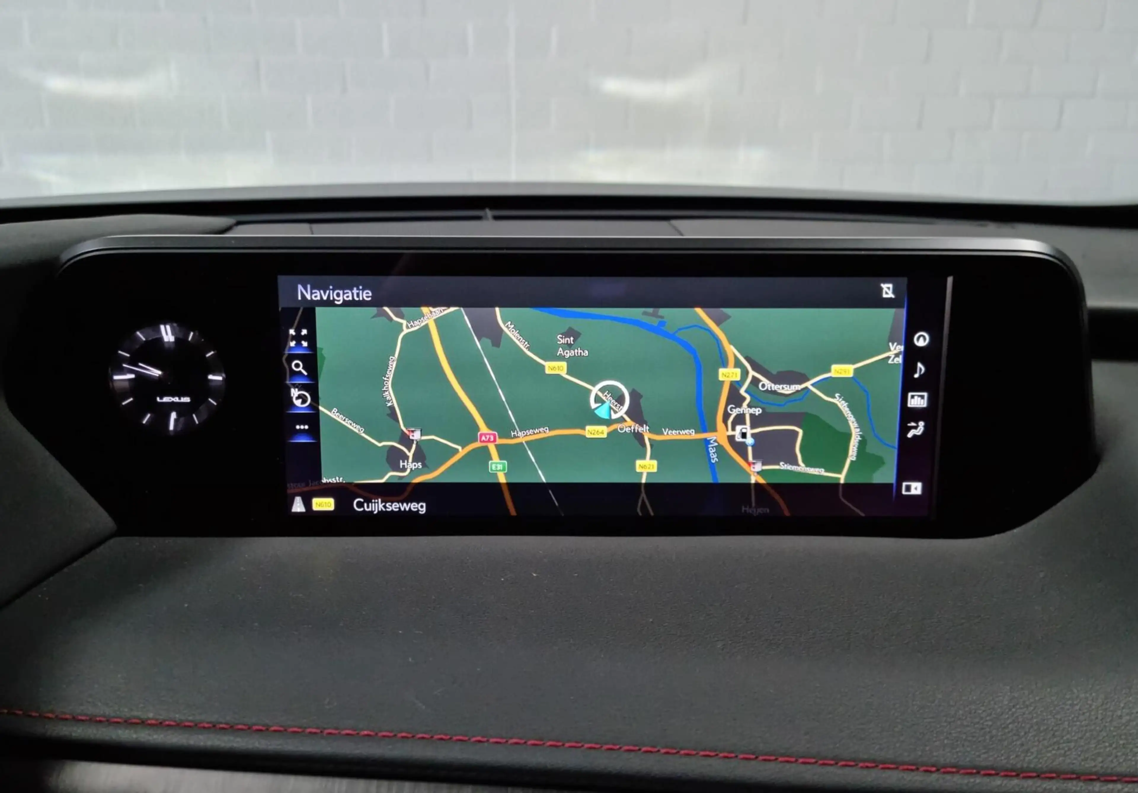 Lexus UX 250h F-Sport / PDC / Schuifdak / Trekhaak — photo 26