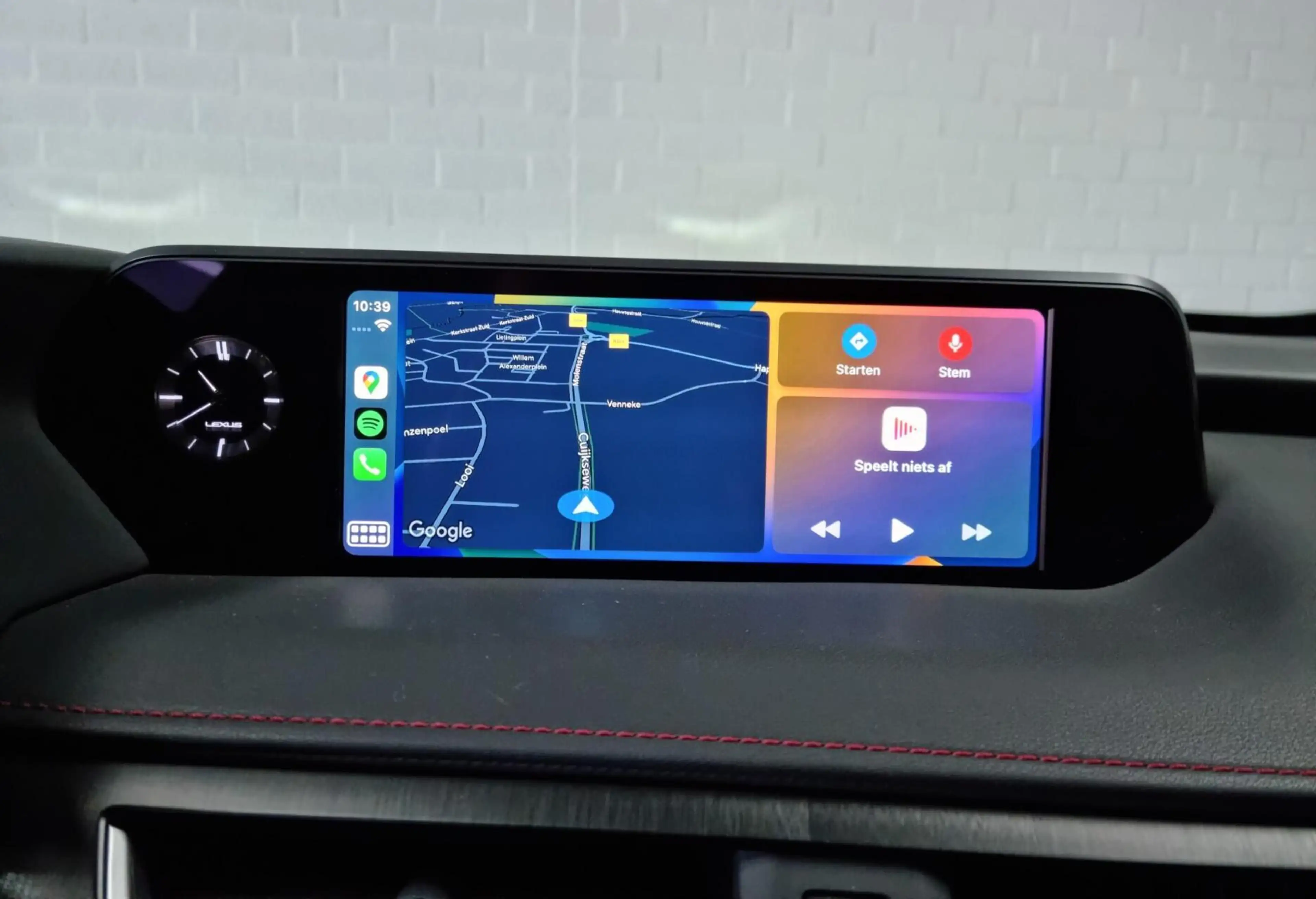 Lexus UX 250h F-Sport / PDC / Schuifdak / Trekhaak — photo 36