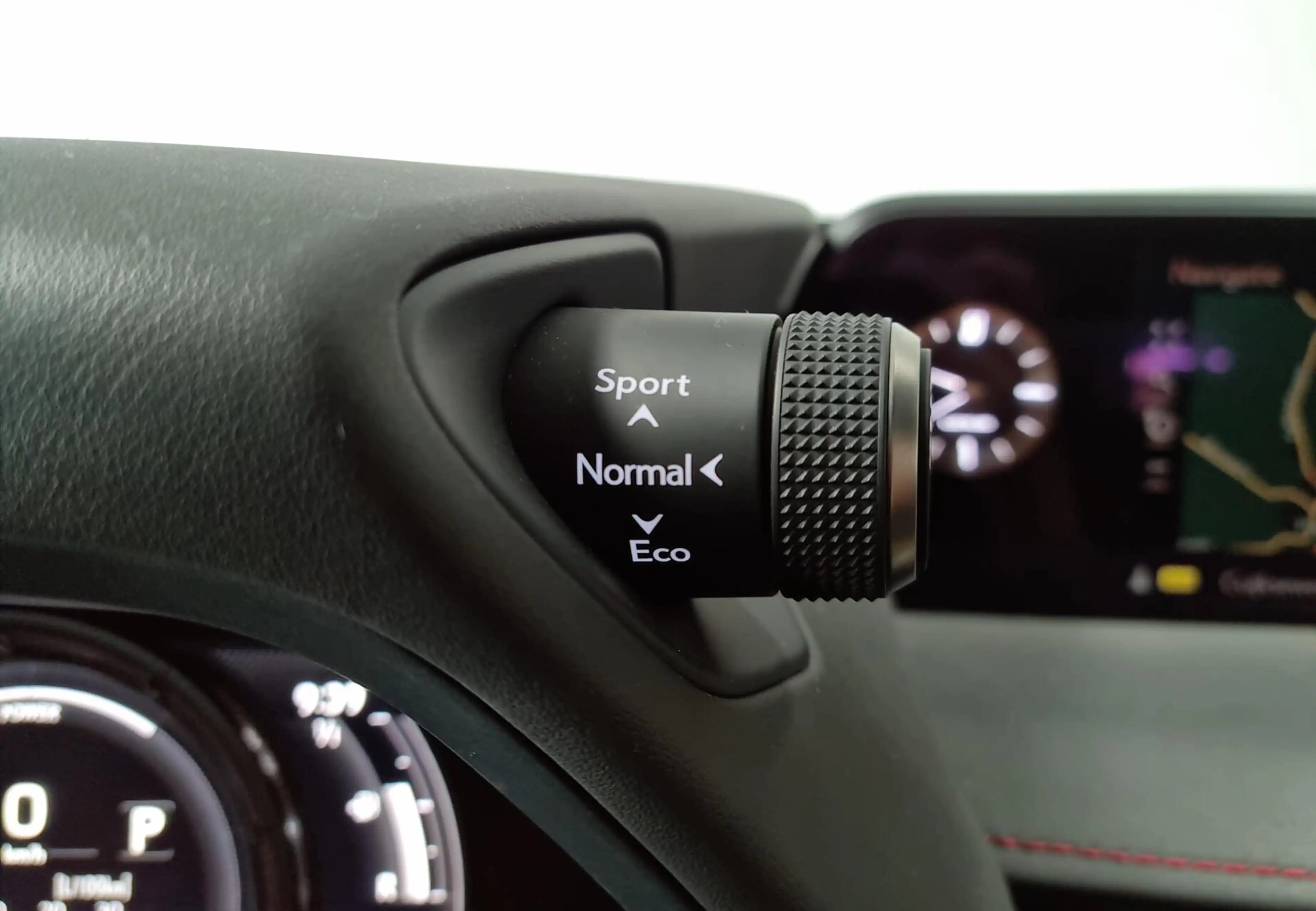 Lexus UX 250h F-Sport / PDC / Schuifdak / Trekhaak — photo 28
