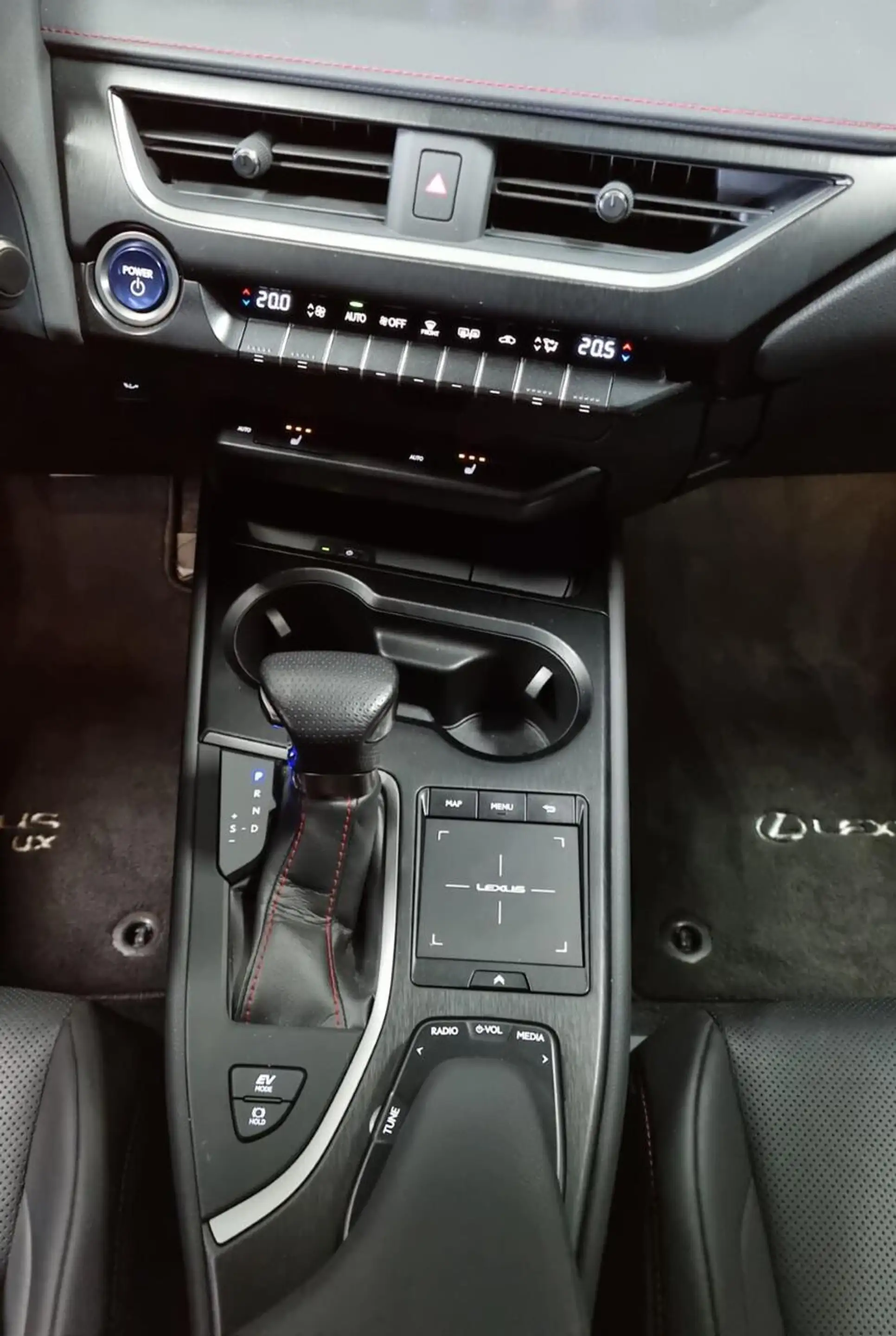 Lexus UX 250h F-Sport / PDC / Schuifdak / Trekhaak — photo 43