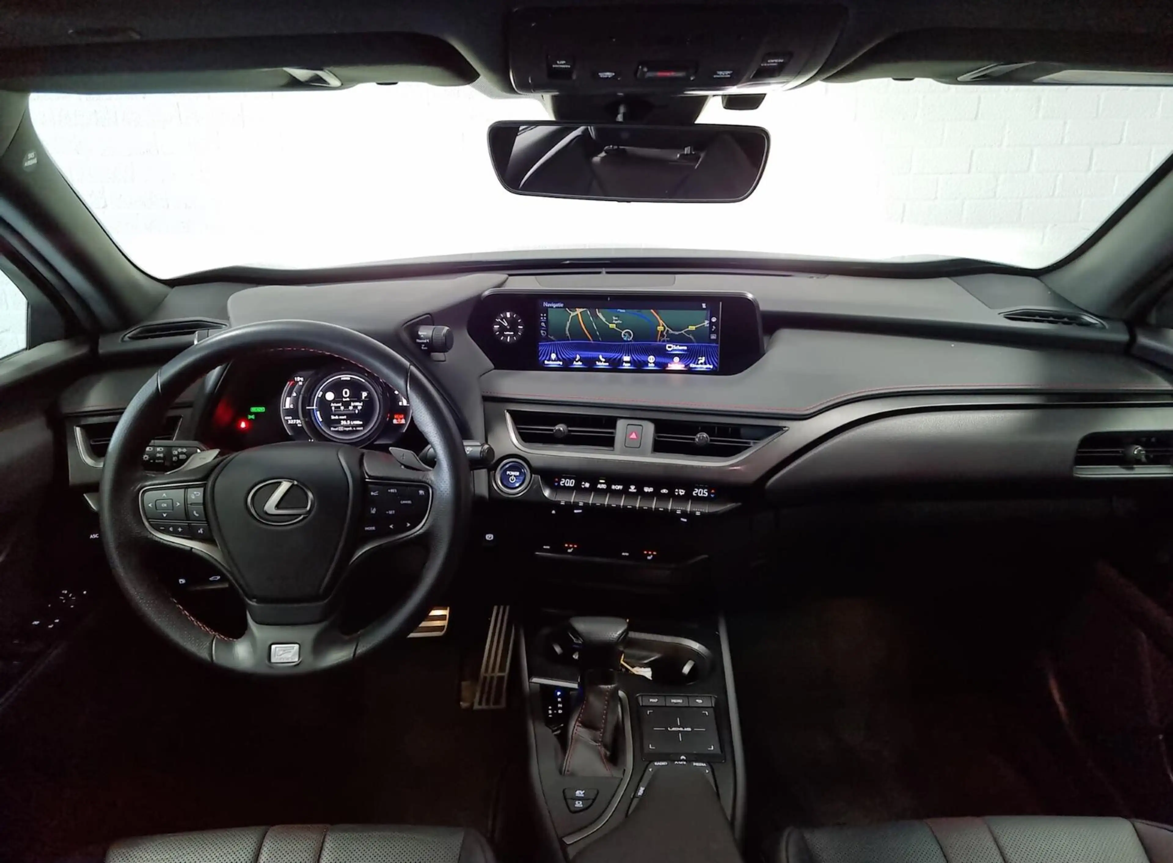 Lexus UX 250h F-Sport / PDC / Schuifdak / Trekhaak — photo 47