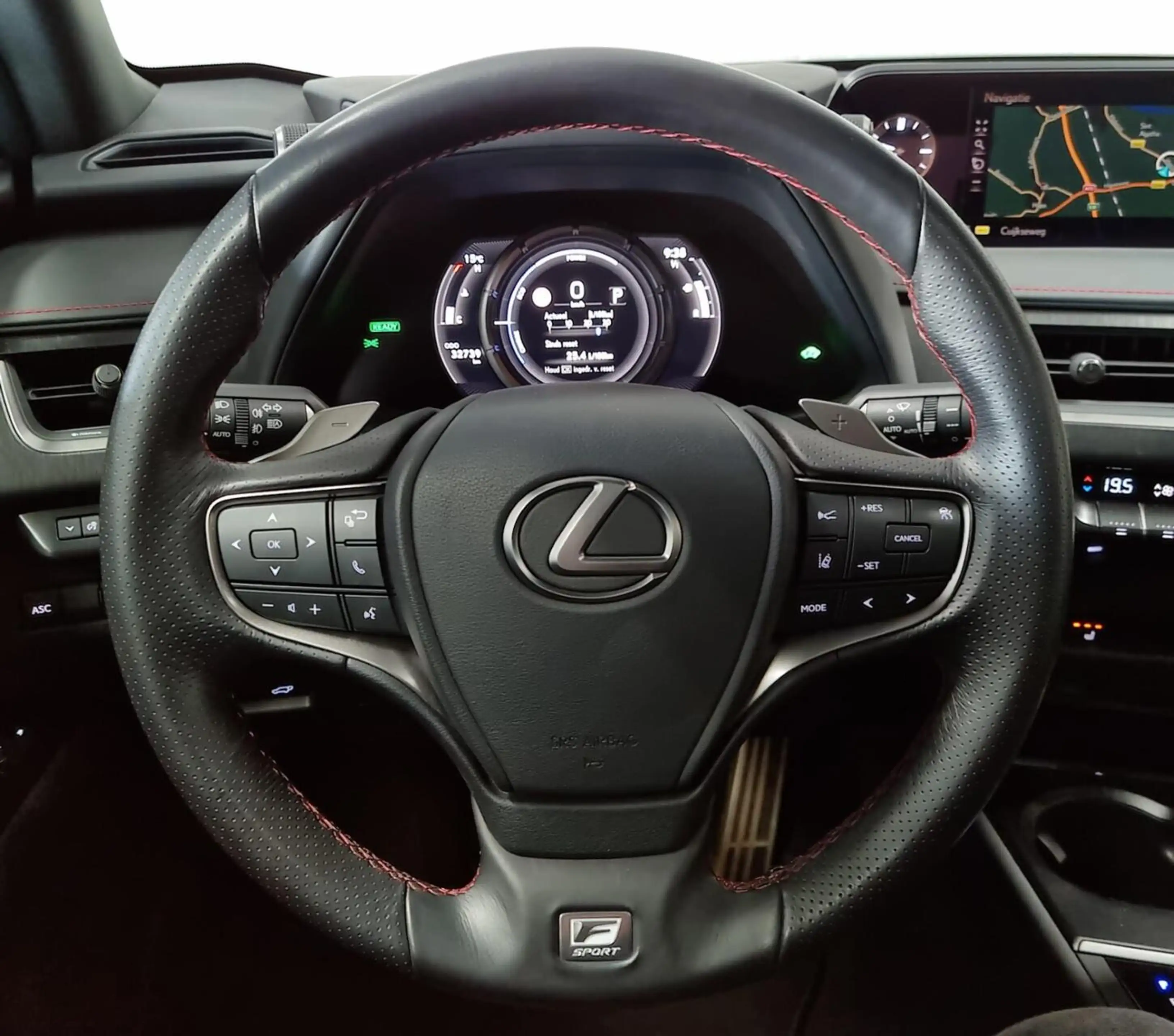 Lexus UX 250h F-Sport / PDC / Schuifdak / Trekhaak — photo 17