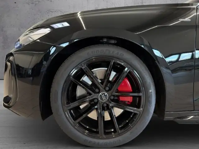 Audi A5 view 4