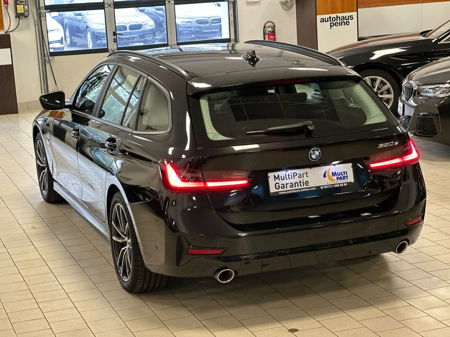BMW 320 e/Aut/LCPPro/Navi/LEDerSportStz/Driv&ParkAs+ Schwarz - 2
