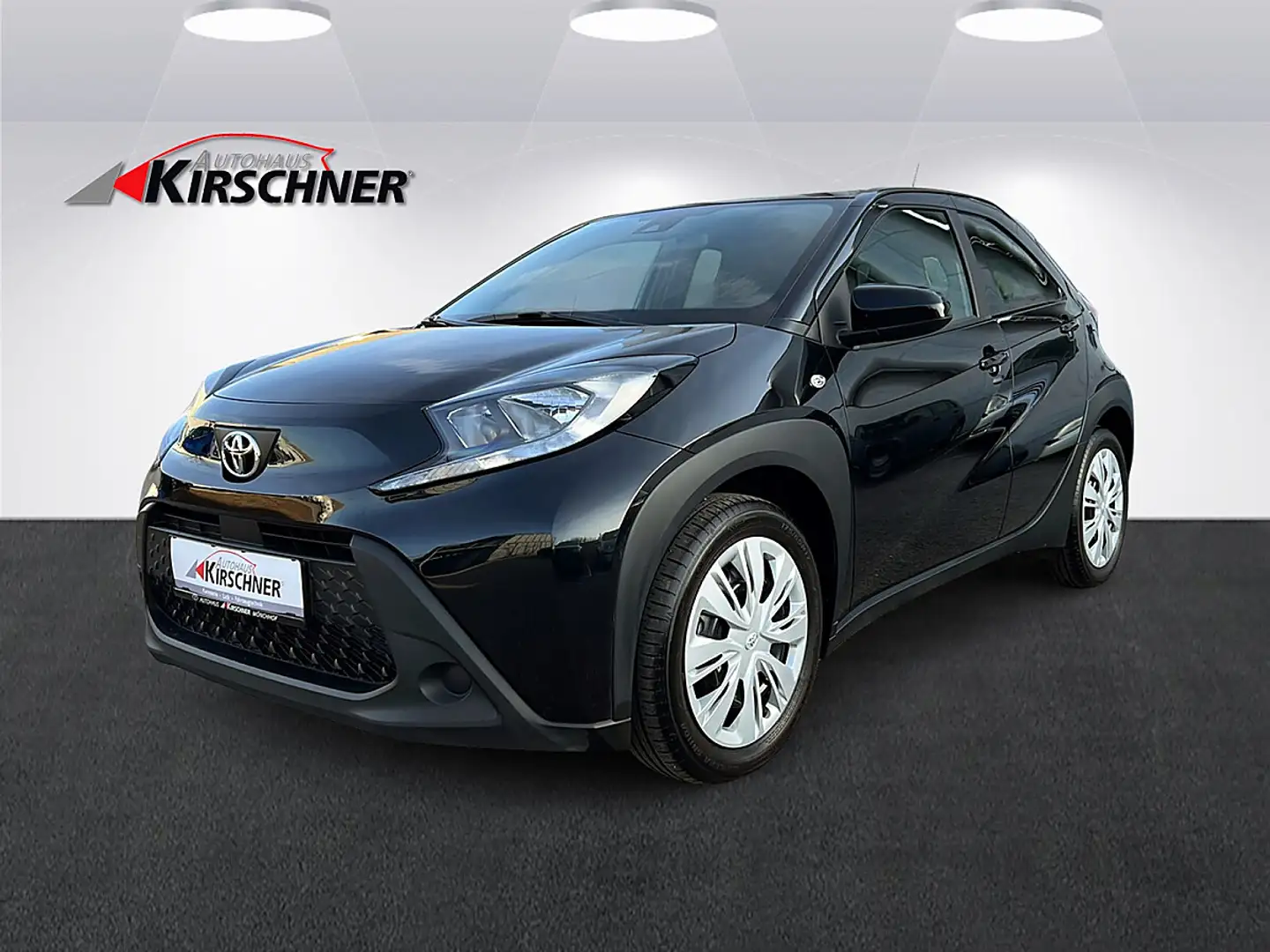 Toyota Aygo X 1,0 VVT-i Play Schwarz - 1