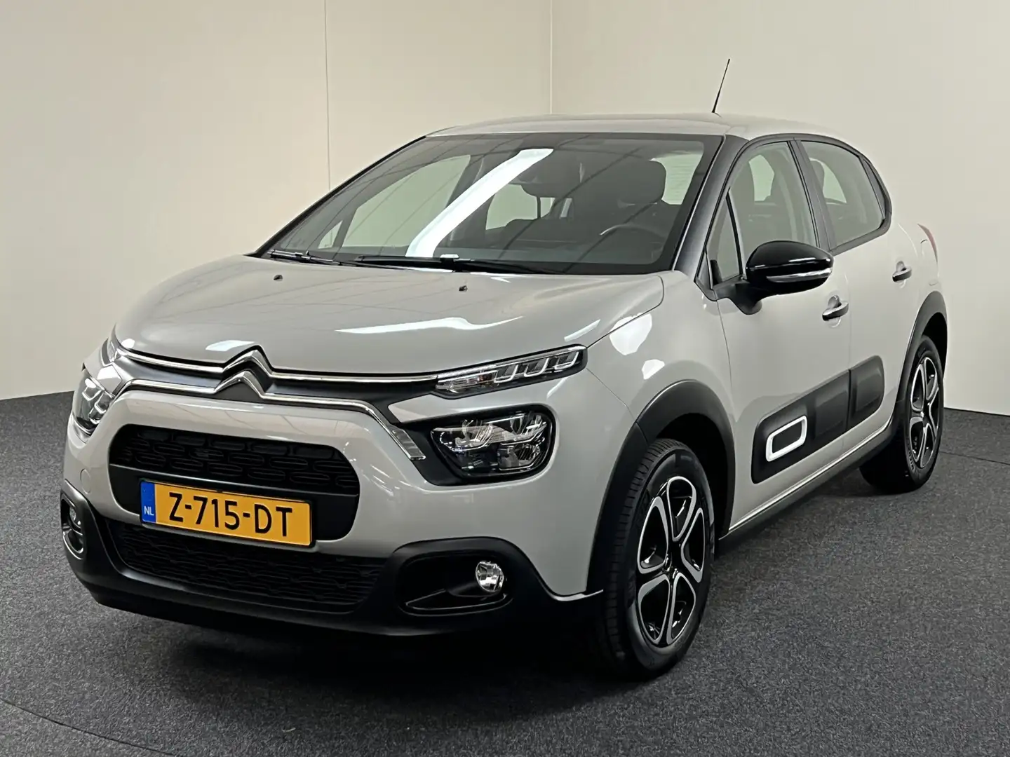 Citroen C3 1.2 PureTech C-Series van december 2022 airco, app Gris - 2