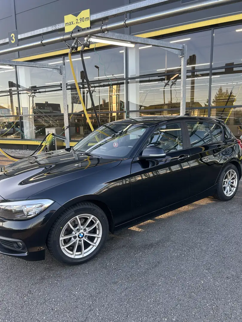 BMW 114 114d Advantage Schwarz - 2