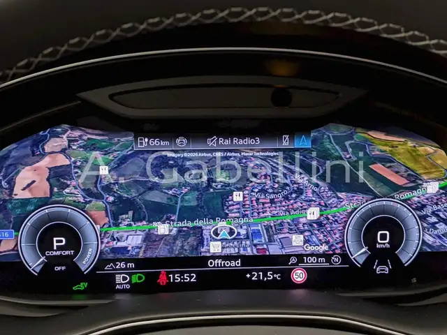 Audi Q8 view 23