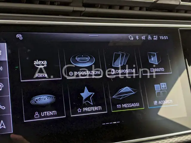 Audi Q8 view 20