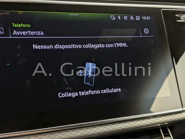 Audi Q8 view 17