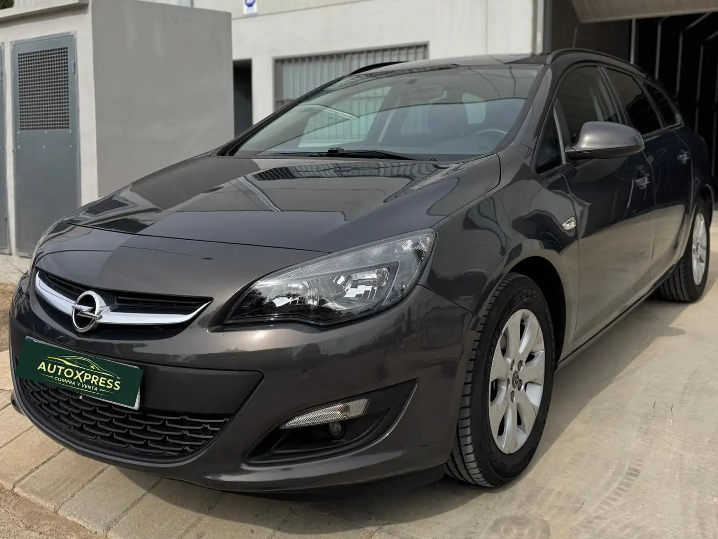 Opel Astra Astra ST 1.4T Selective Selective Gris - 1