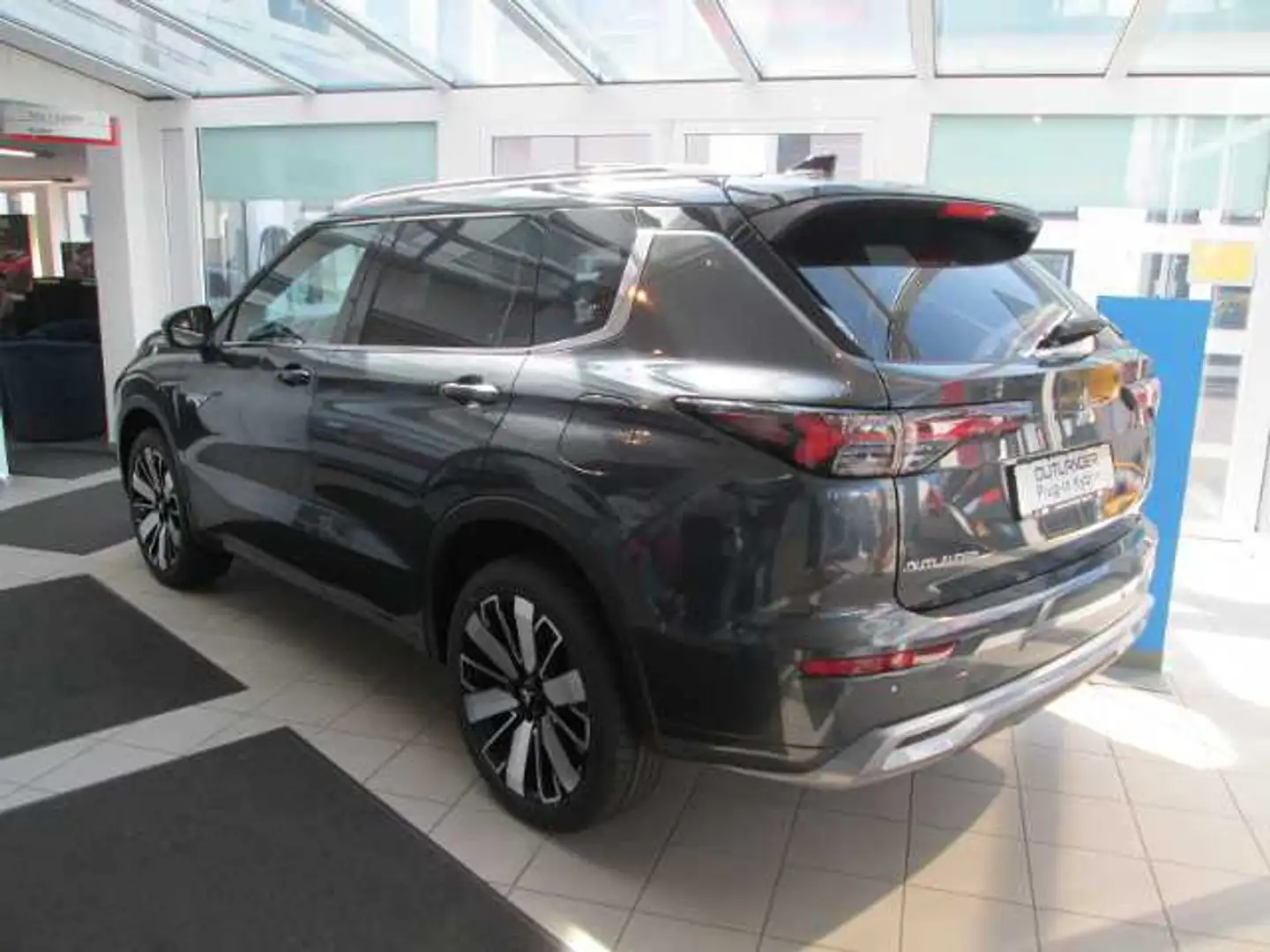 Mitsubishi Outlander 2.4L PHEV TOP Luxury-Paket 2-Farb Grau - 1
