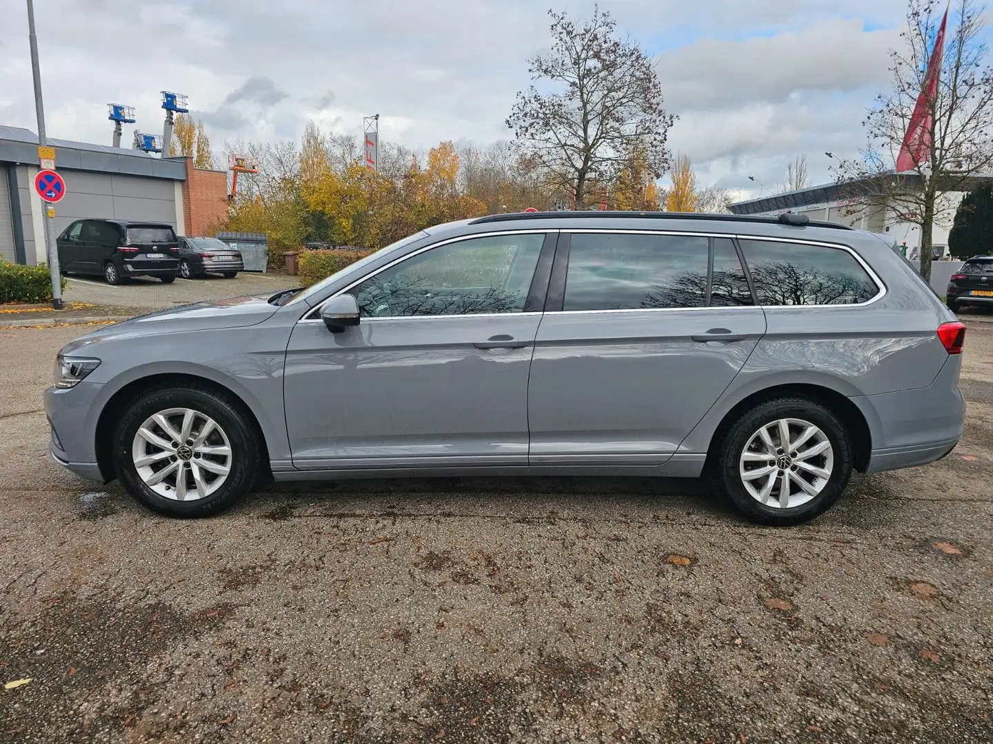 Volkswagen Passat Variant Business Grau - 2