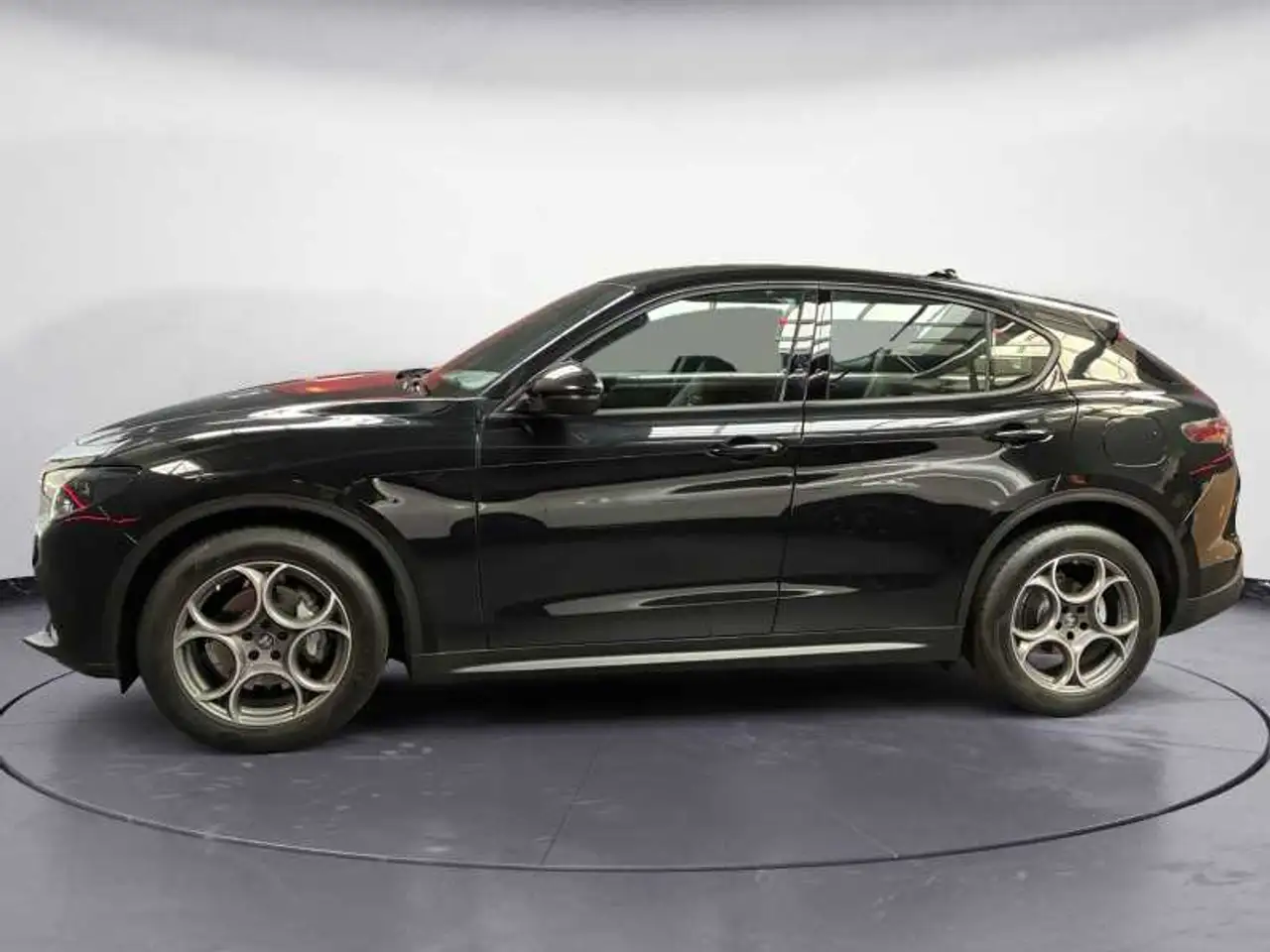 Alfa Romeo Stelvio 2025