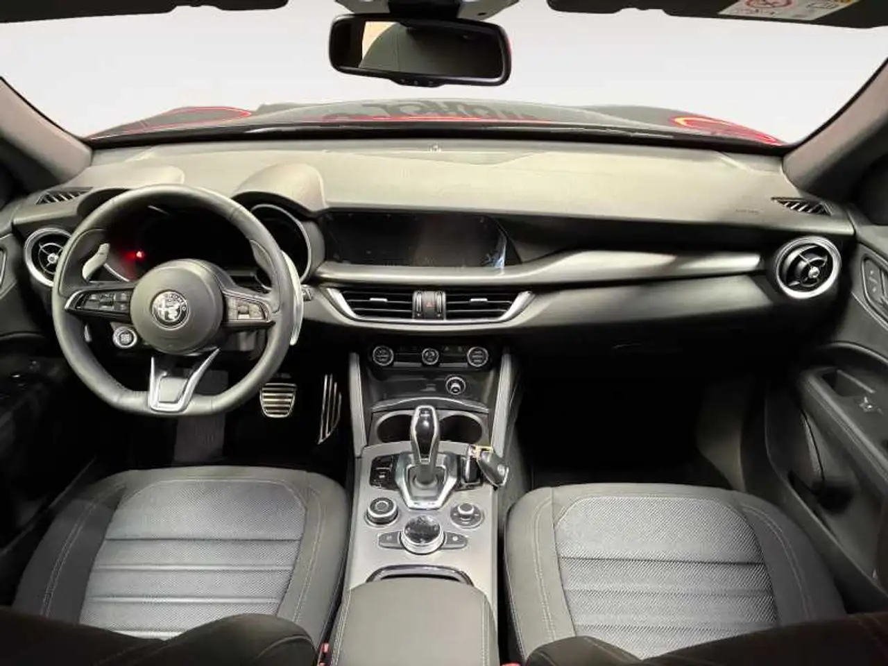 Alfa Romeo Stelvio 2025 — фото 11