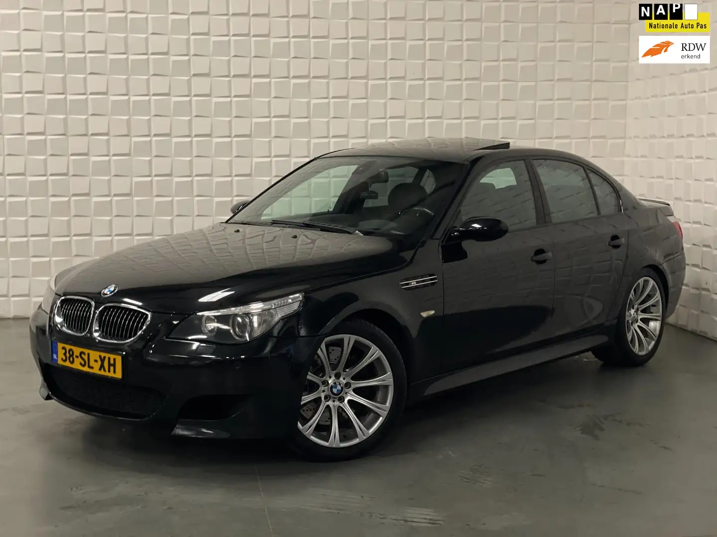 BMW M5 5-serie V10 507PK ORIGINEEL NAP!! NIEUWE MOTOR Zwart - 1
