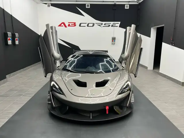 McLaren 570S GT4 - TROPHY ROAD LEGAL