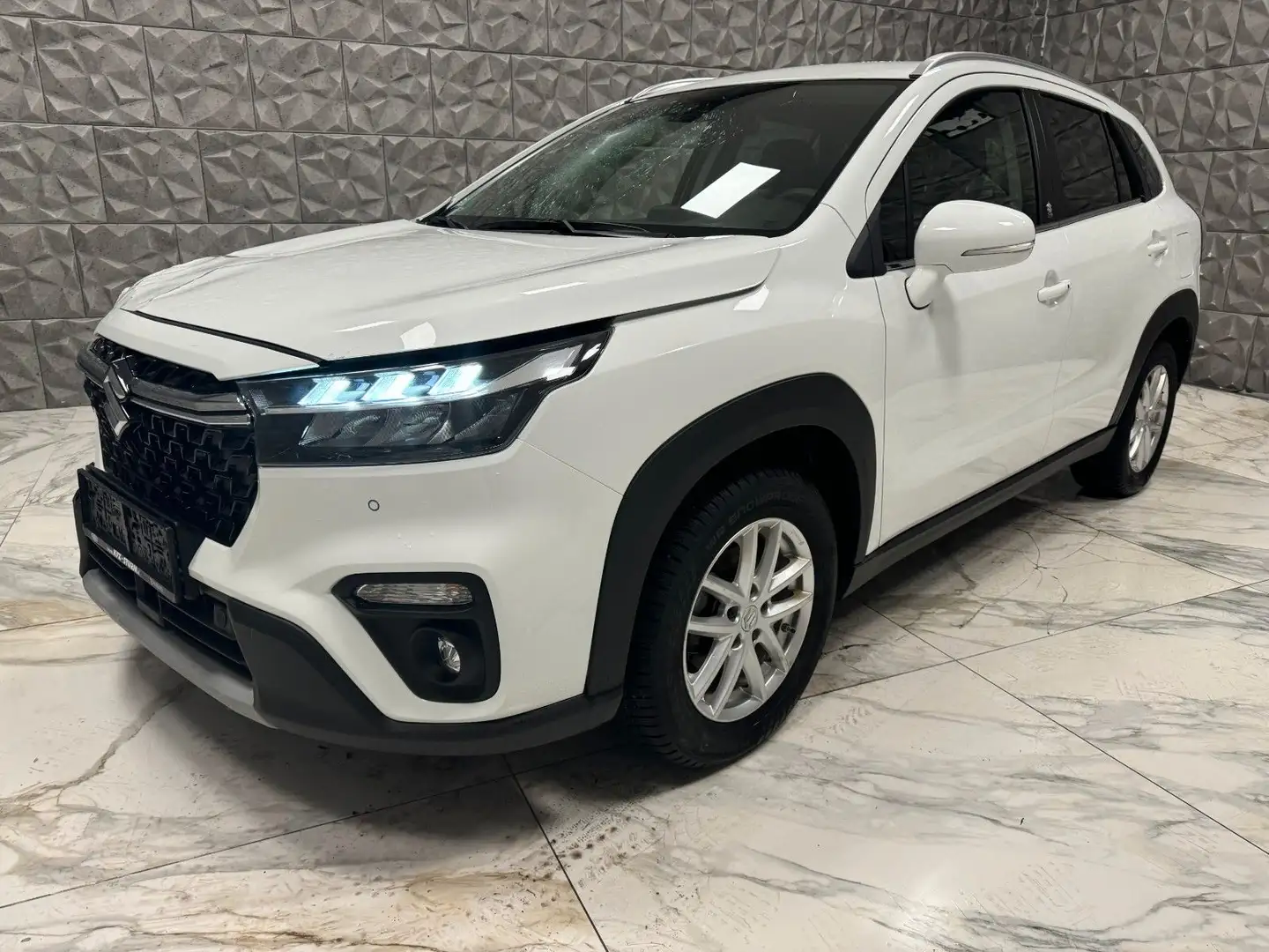 Suzuki SX4 S-Cross 1,5 Strong Hybrid ALLGRIP. Weiß - 1