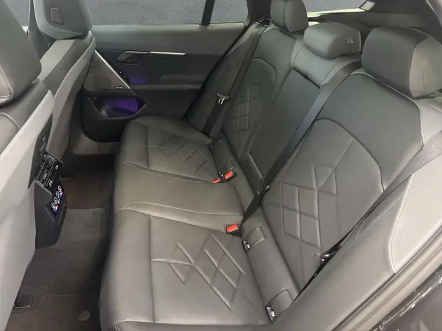 BMW 5 Series view 13