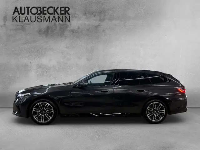 BMW 5 Series view 3