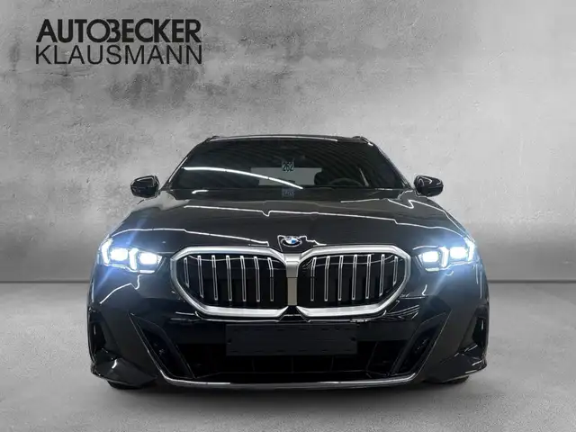 BMW 5 Series view 5