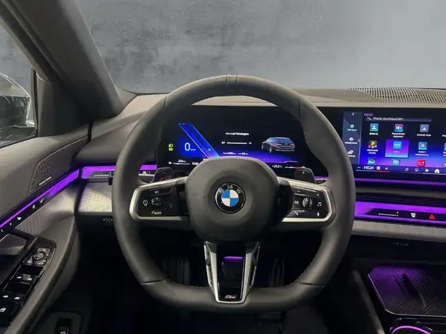 BMW 5 Series view 10
