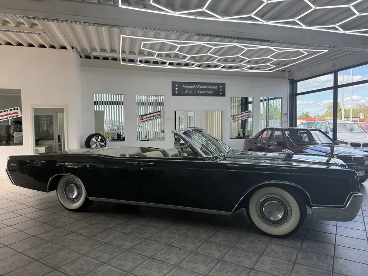 Lincoln Continental 7.6 V8, 462cui, 4 Door Convertible, foto 4