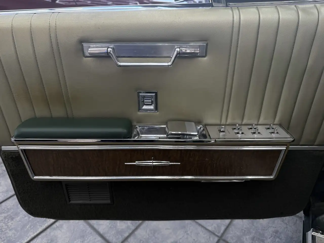Lincoln Continental 7.6 V8, 462cui, 4 Door Convertible, foto 12