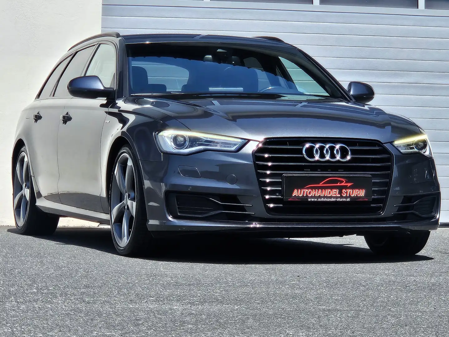 Audi A6 Avant 3,0TDI Quattro S-tr *Sline*OptikPaket Black* Grau - 2