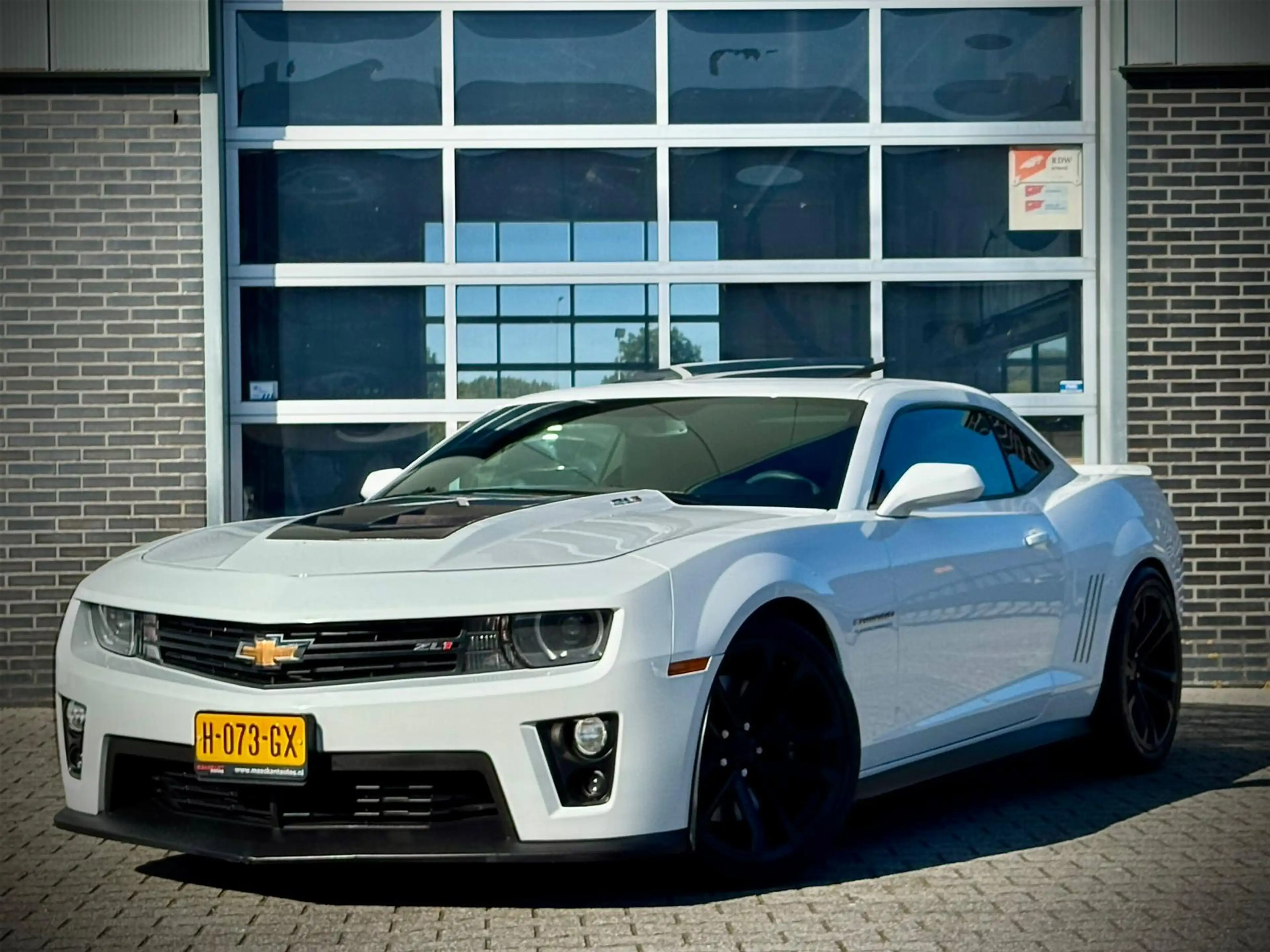 Chevrolet Camaro ZL1 / 6.2 Supercharged / 580pk / Kw suspension / S — photo 2