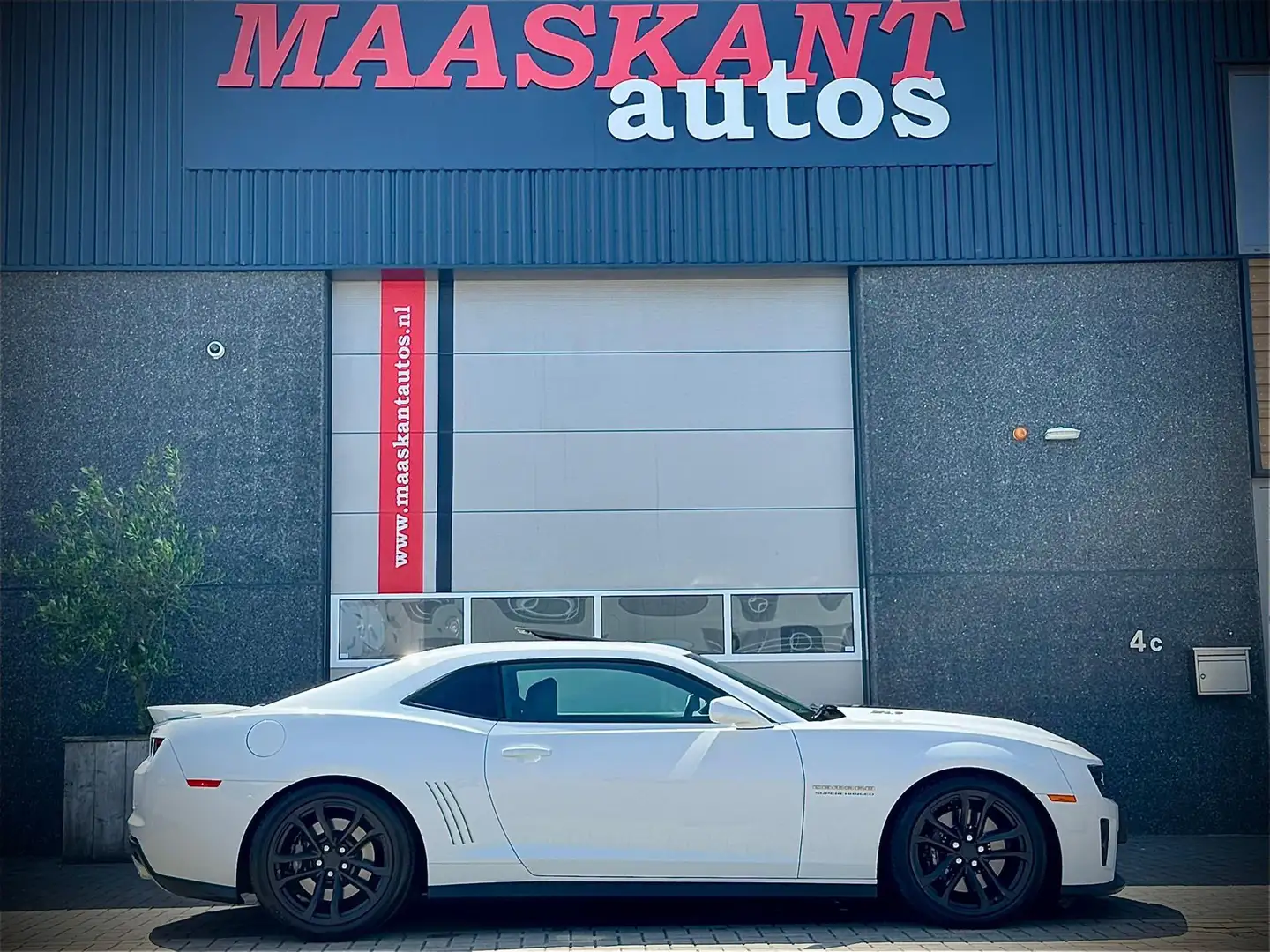 Chevrolet Camaro ZL1 / 6.2 Supercharged / 580pk / Kw suspension / S Wit - 1
