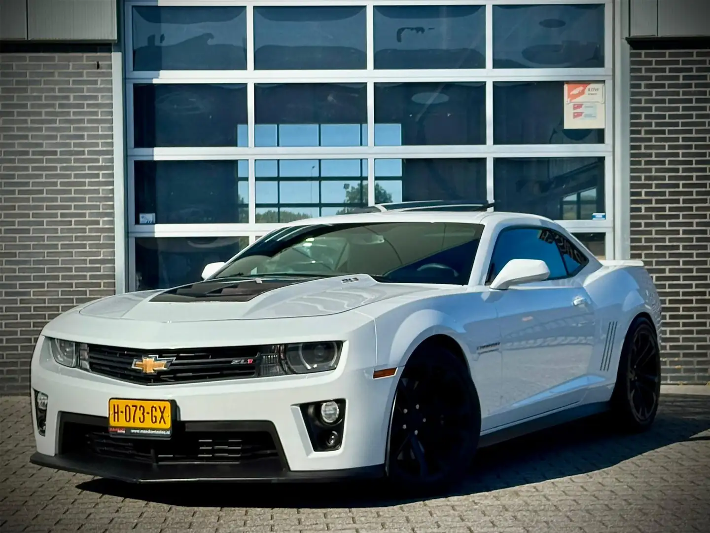 Chevrolet Camaro ZL1 / 6.2 Supercharged / 580pk / Kw suspension / S Wit - 2