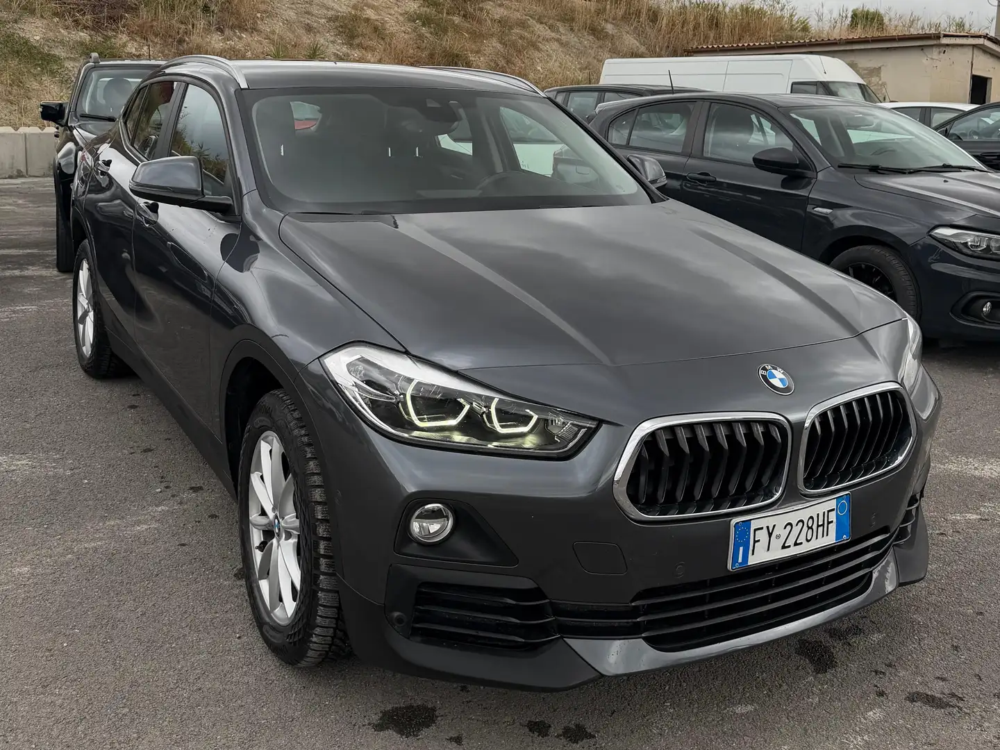 BMW X2 X2 F39 sdrive18d Business X Zwart - 2