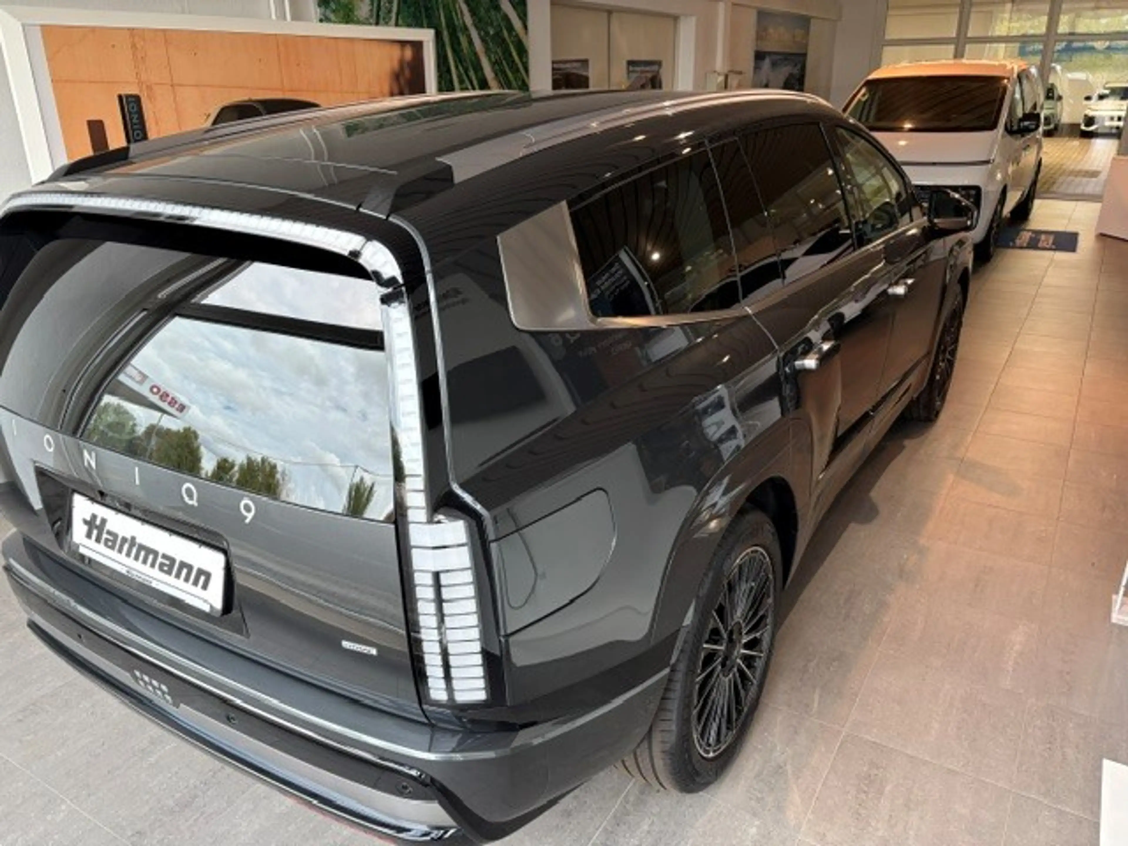 Hyundai IONIQ 9 226 kW 4WD Uniq — photo 2