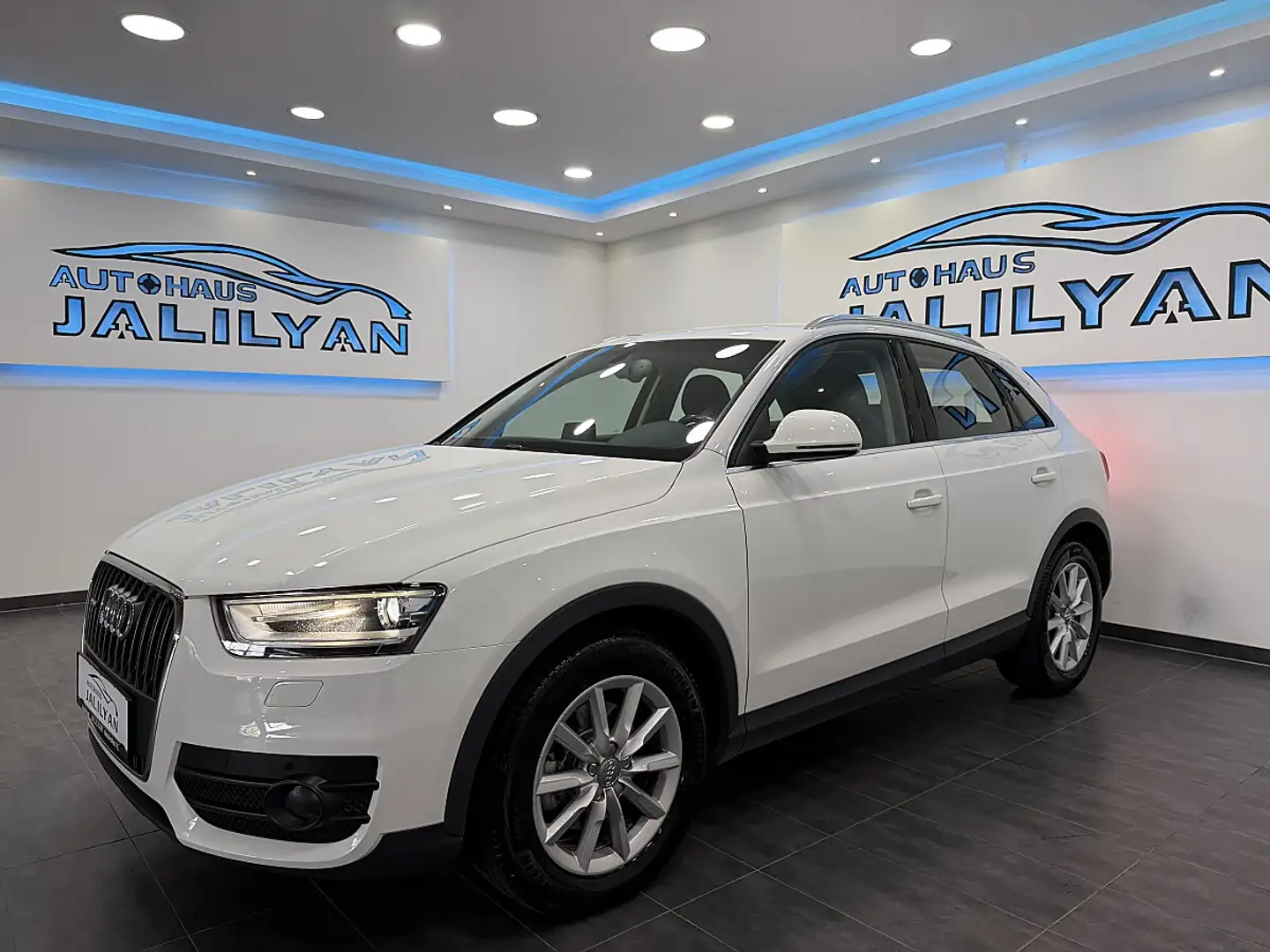 Audi Q3 2,0 TDI quattro, Weiß - 2