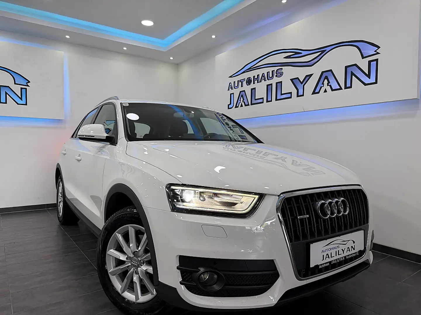 Audi Q3 2,0 TDI quattro, Weiß - 1